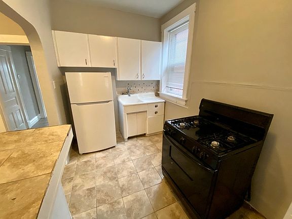 5th image of 3618 Bamberger Ave