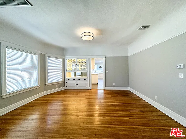 922 W Kensington Rd — Photo 9