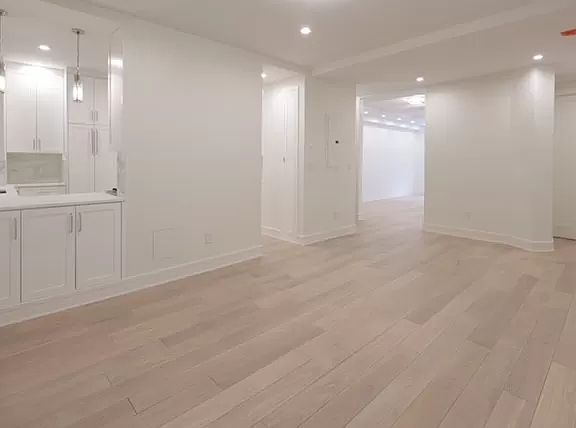 4th image of 1045 Park Ave #6A
