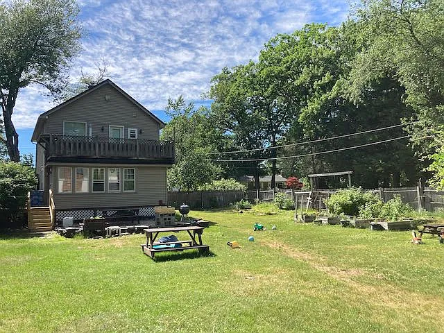 13 Oliver St — Photo 14