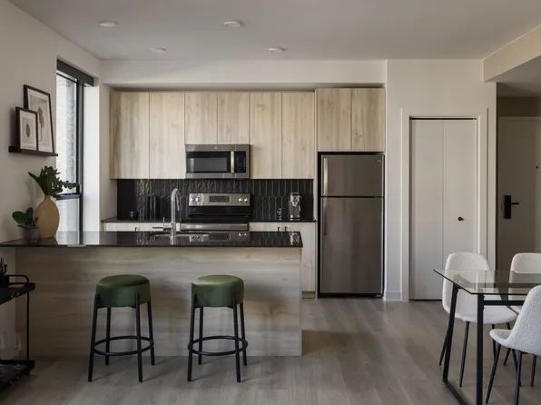 Senate at The Crosswalks