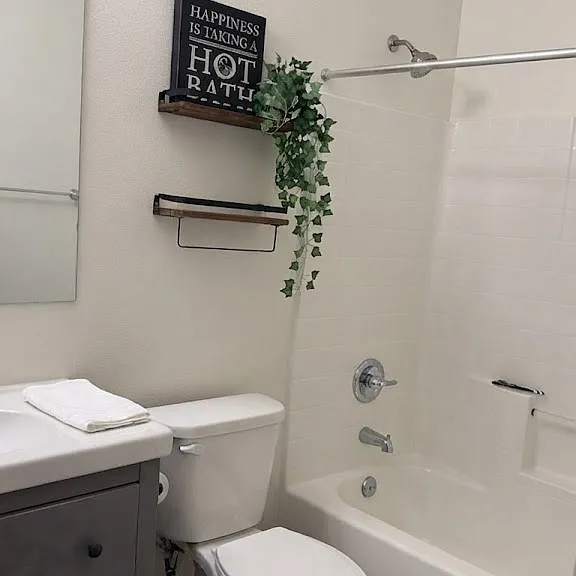 1209 NE Hickory Ln — Photo 12