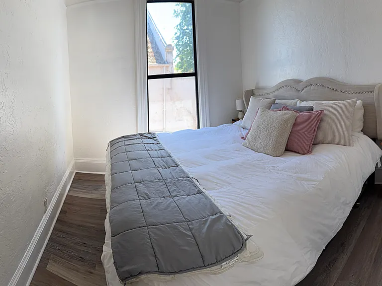 7 D St — Photo 9