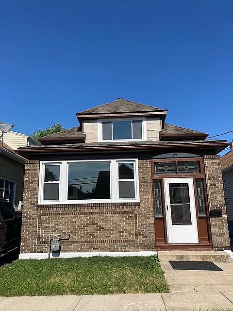 1st image of 249 Holly St