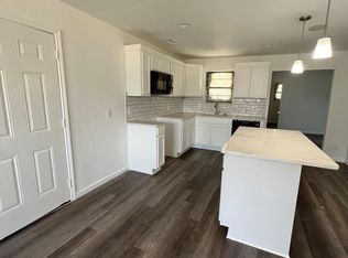 1673 Gill St, Fort Worth, TX 76131