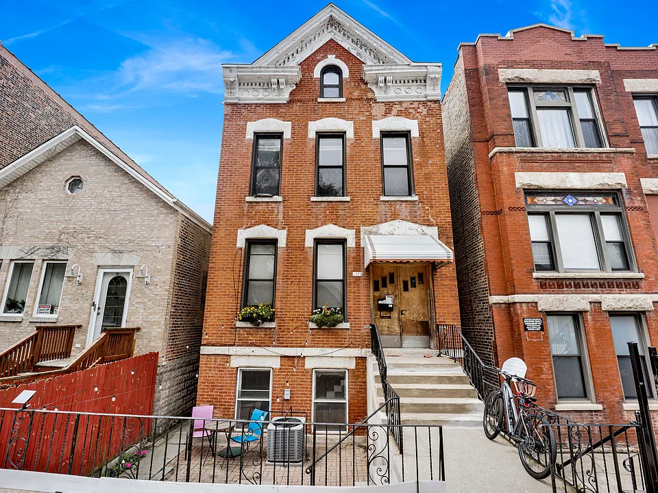 2706 S Emerald Ave #2F