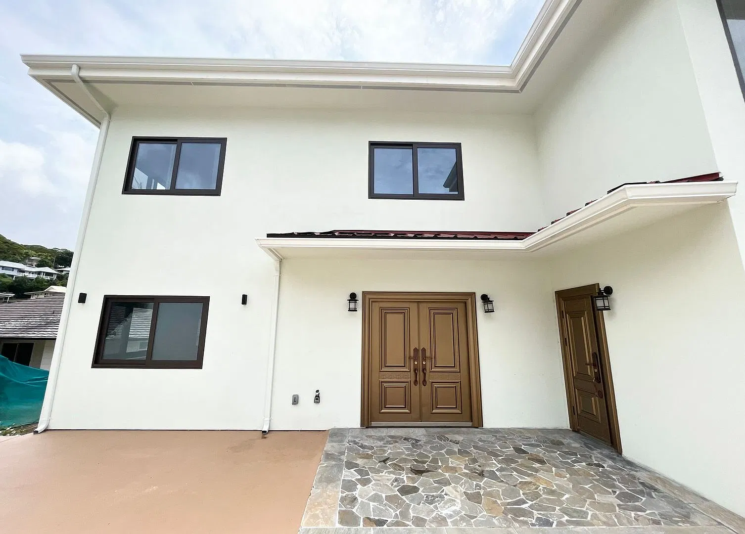 2045 Mott Smith Dr. — Photo 3