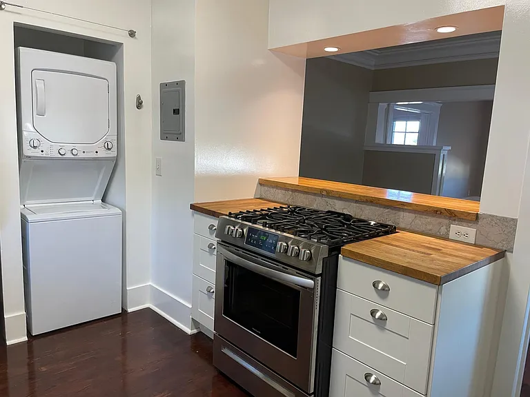washer/dryer, gas range