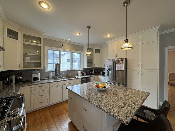2nd image of 43 Canterbury Rd