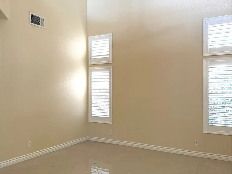 115 Citrus Ranch Rd — Photo 4