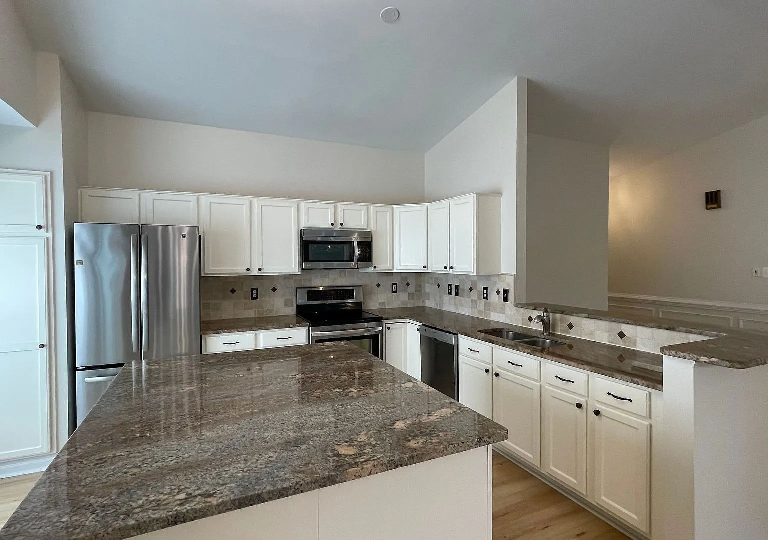 4 Bedroom Rambler in N. Stafford — Photo 4