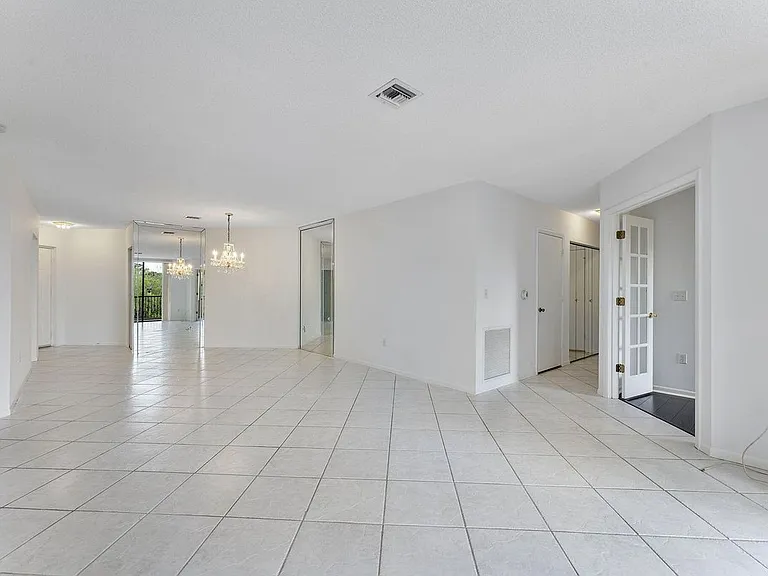 4400 NW 30th St #328 — Photo 2