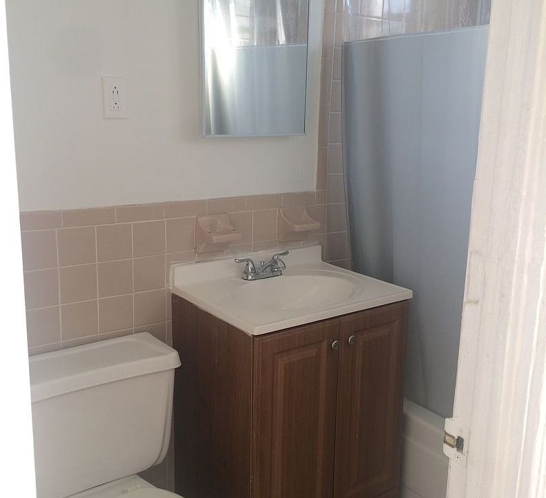 1st image of 2133 38th St