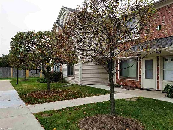 2nd image of 30547 Hidden Pines Ln