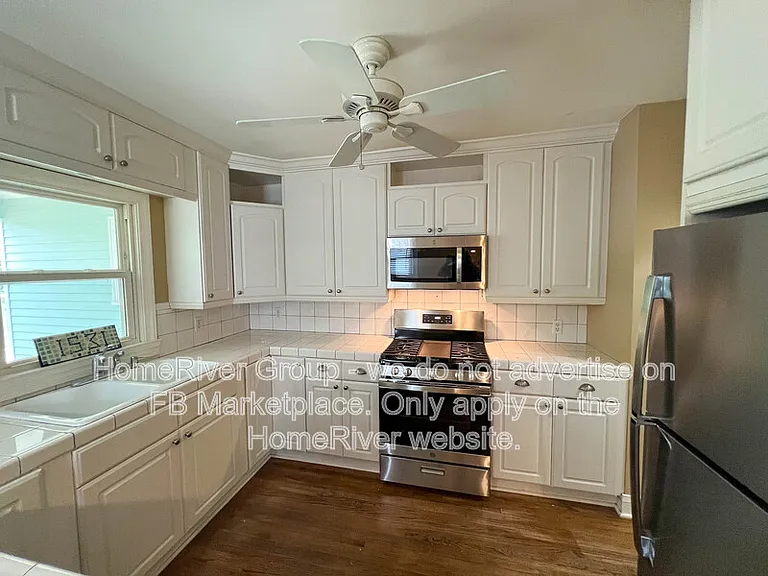 1531 E 20th St — Photo 24