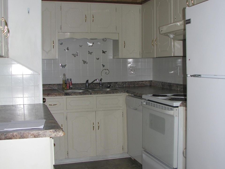 1st image of 9 Amber Ln APT A
