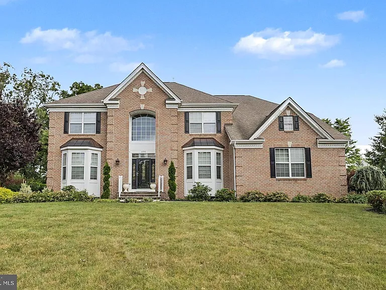 228 Leffler Cir — Photo 3