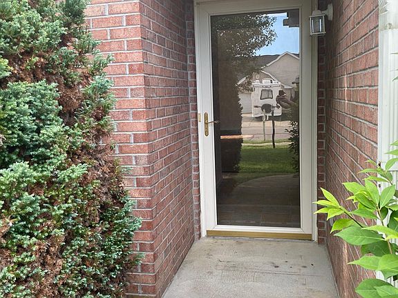 2nd image of 1042 Brookfield Dr #A