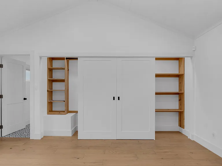 6647 W 82nd St — Photo 33