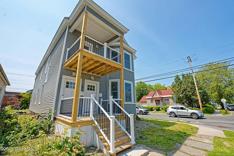 2nd image of 105 6th Avenue