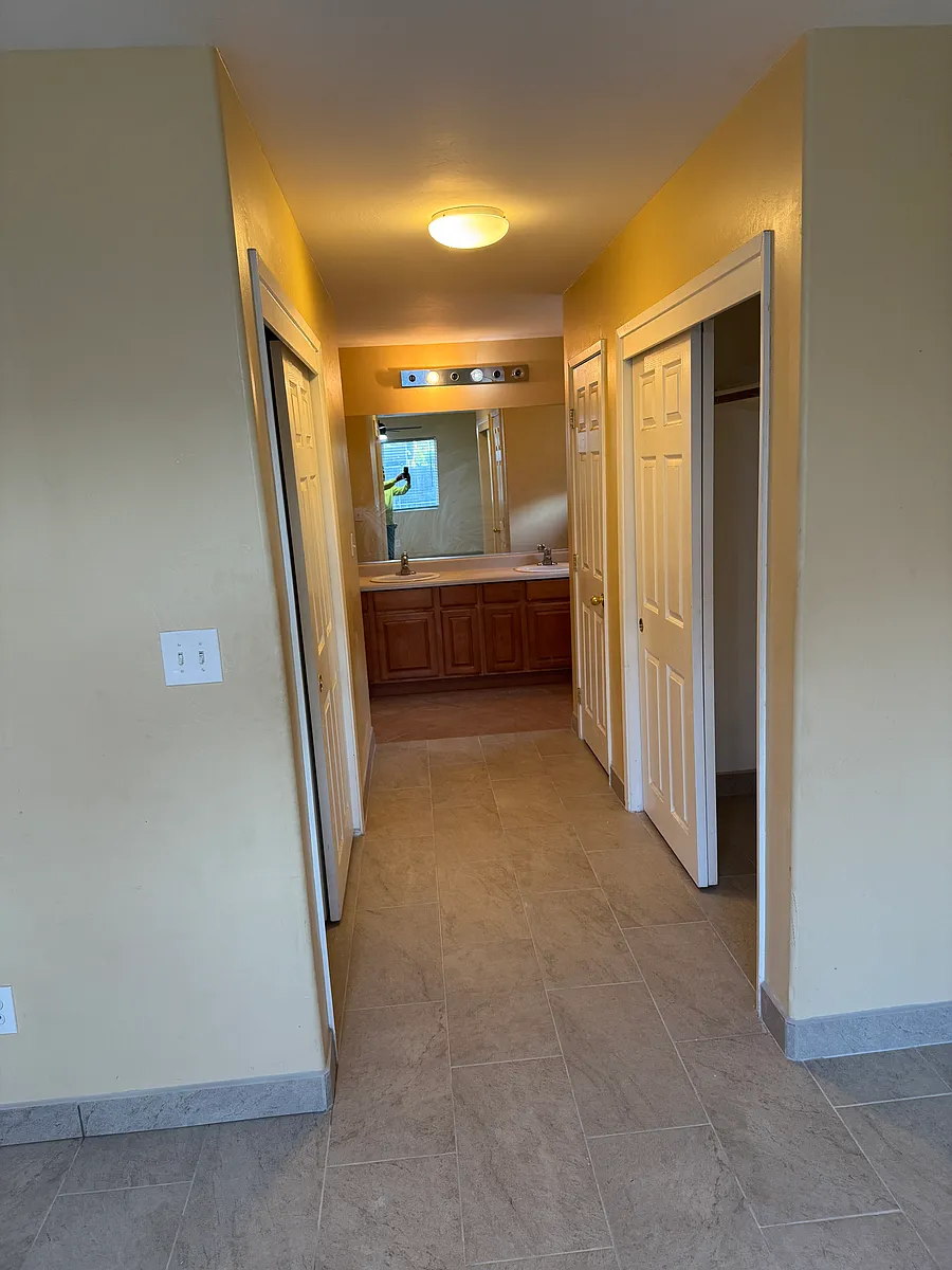 Building Photo - 10518 High Plateau Way