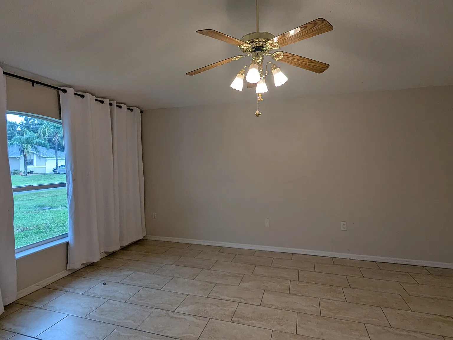 4 bed, 1660 sqft, $1,700 — Photo 4