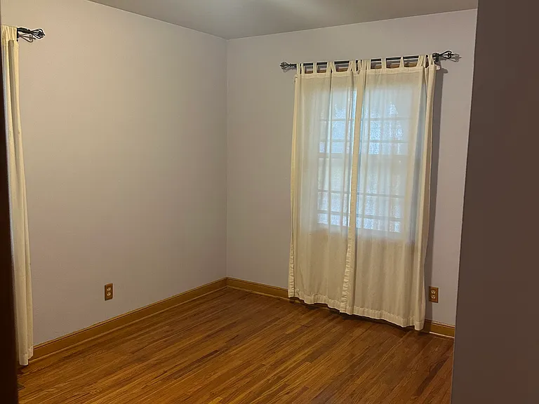 3922 Vincent Ave N — Photo 9