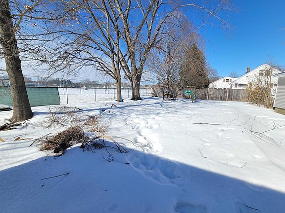4th image of 65 Hinsdale Heights