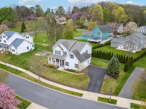 125 Gaslight Cir, State College, PA 16801