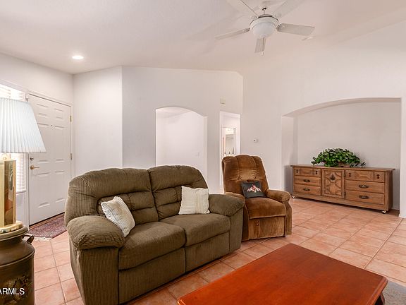 4th image of 2731 E Dragoon Cir