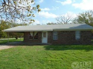 301 S Davis St, Chico, TX 76431