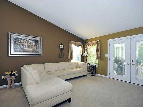 3rd image of 5811 Oberlies Way