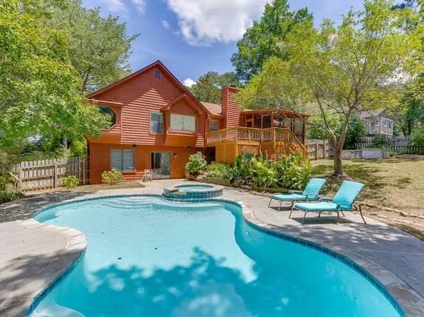 2900 Hadrian Dr, Snellville, GA 30078