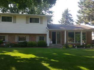 53325 Woodbridge Dr, Shelby Township, MI