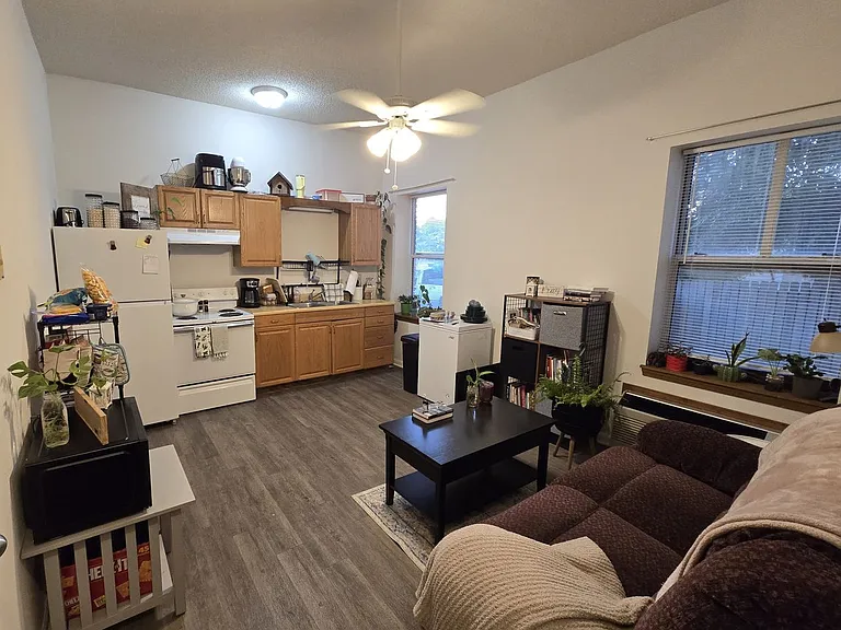 Swingle House Apartments — Photo 14