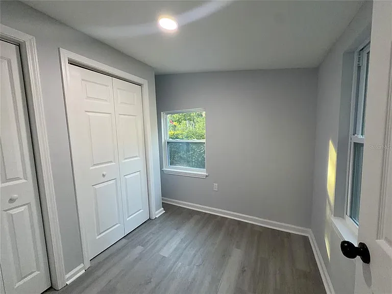 407 NE 19th Dr — Photo 18