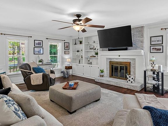 3rd image of 500 Knob View Dr