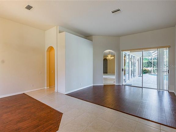 4th image of 500 Lakewood Dr