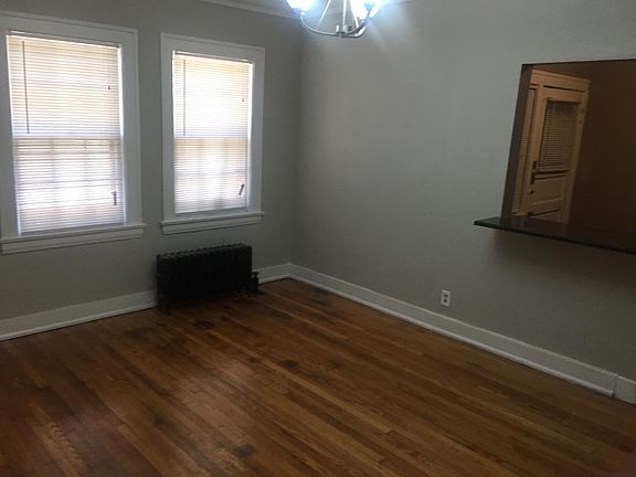 4th image of 2901 S Moreland Blvd