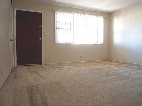 4th image of 918 Barstow Ct
