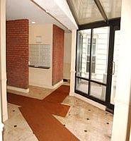 2nd image of 132 Bank St