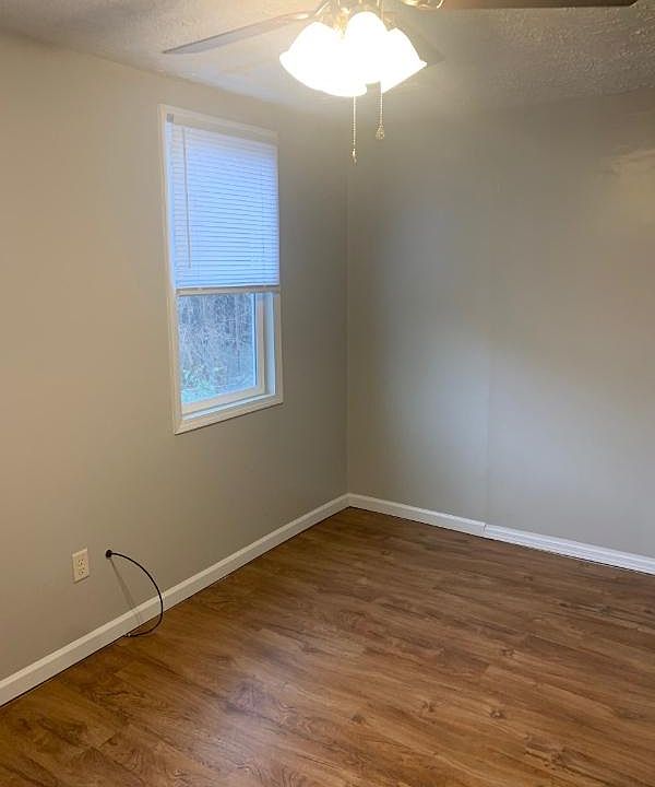 2nd image of 832 Perry St APT 4