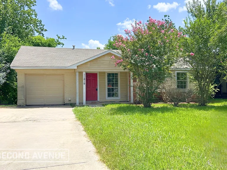 11819 Leitrim Way — Photo 1