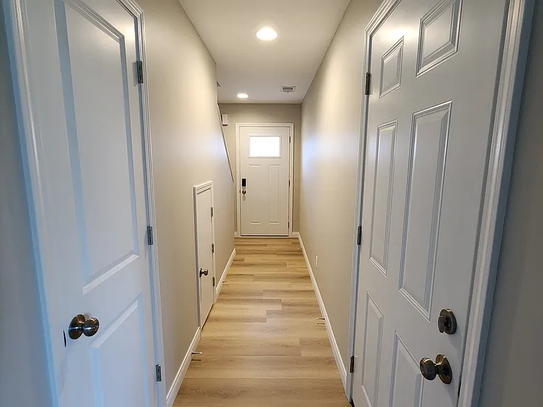 525 W Jennings St #B — Photo 7