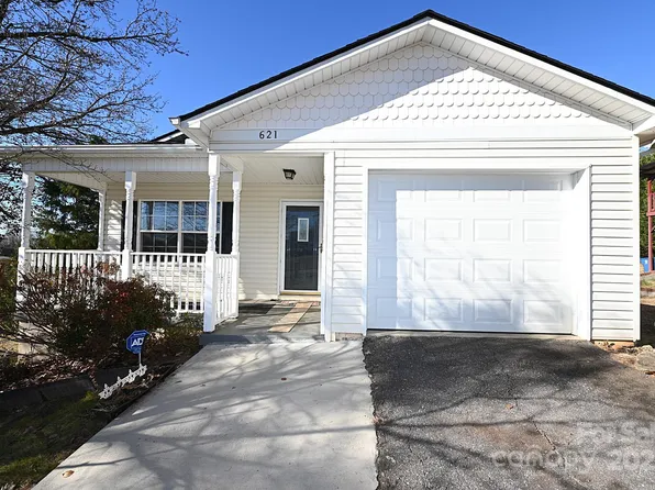 621 23rd St NW, Hickory, NC 28601