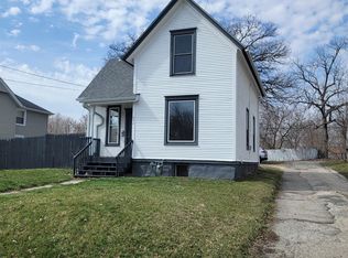232 Forest Ave, Rockford, IL 61101