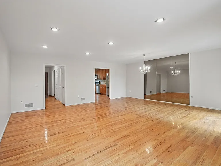 38 Park St #25H — Photo 8