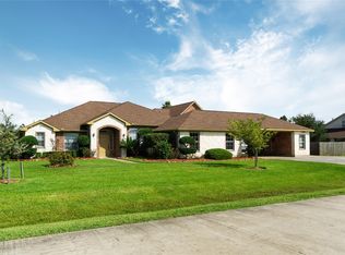 1907 Caroline Ave, Cove, TX 77523