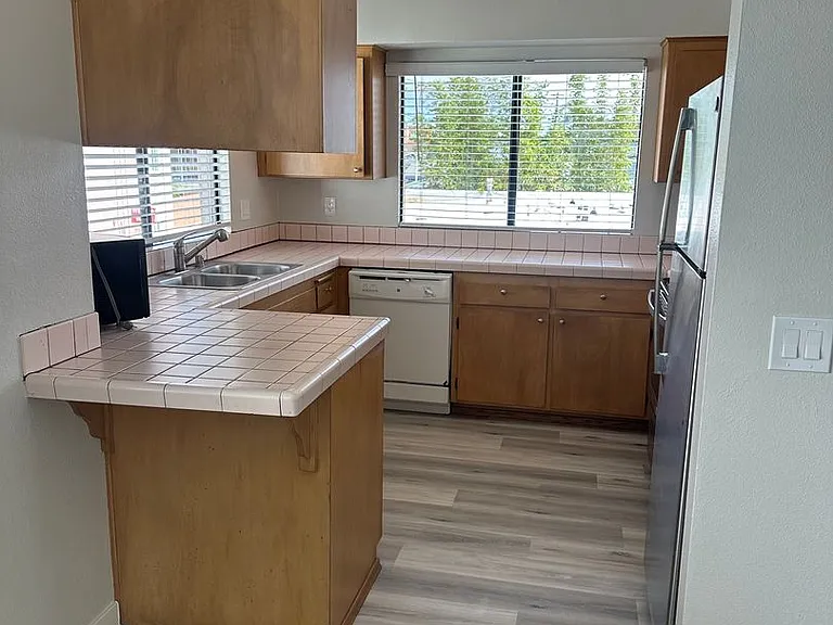 829 San Jose Pl #829 — Photo 5