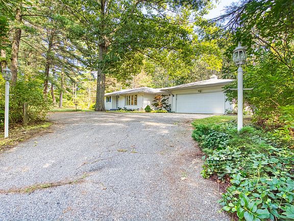 2nd image of 12414 Lakeshore Dr